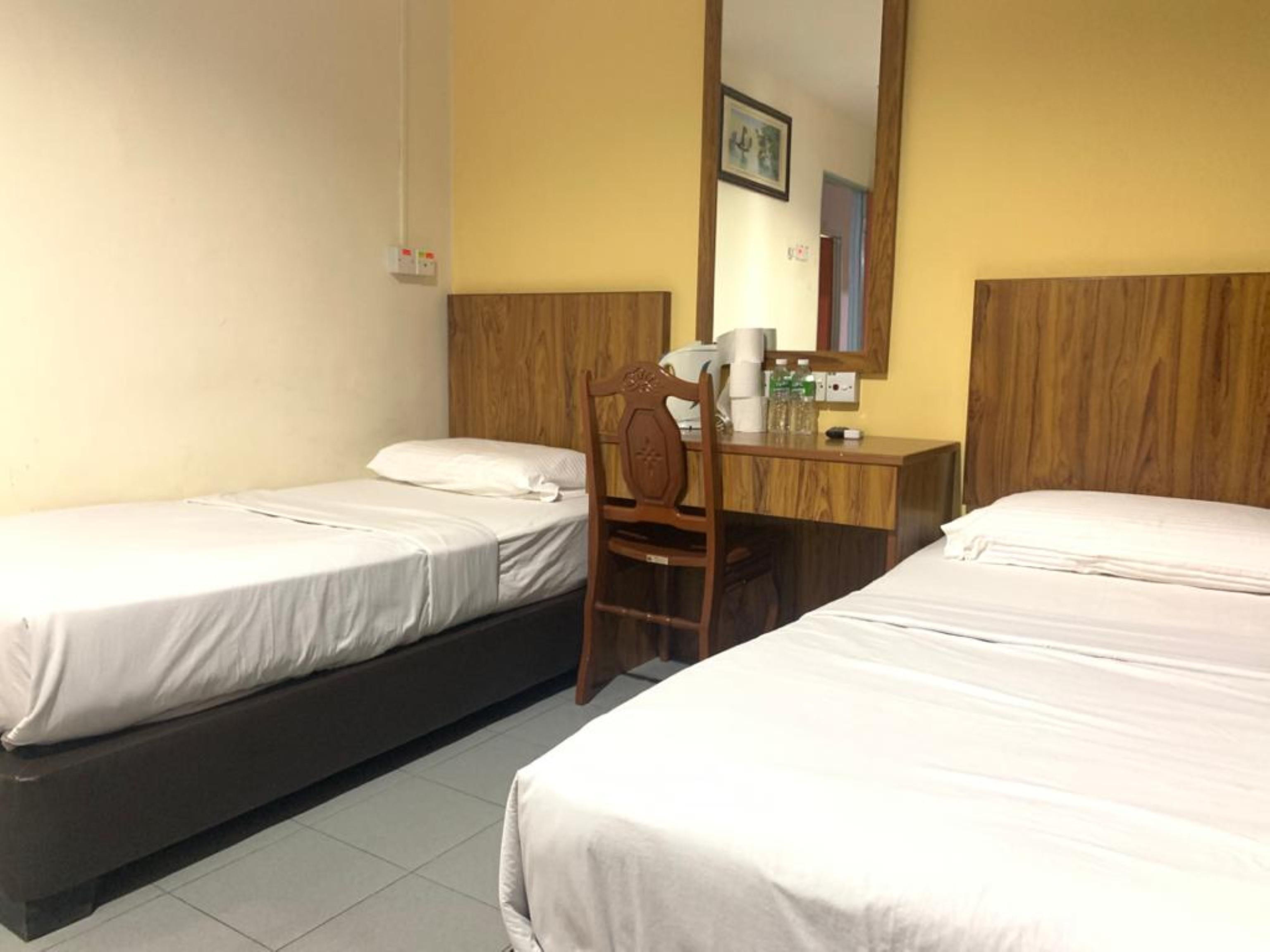 Oyo 89877 Sun Triang Hotel Kampong Kerayong Exteriér fotografie