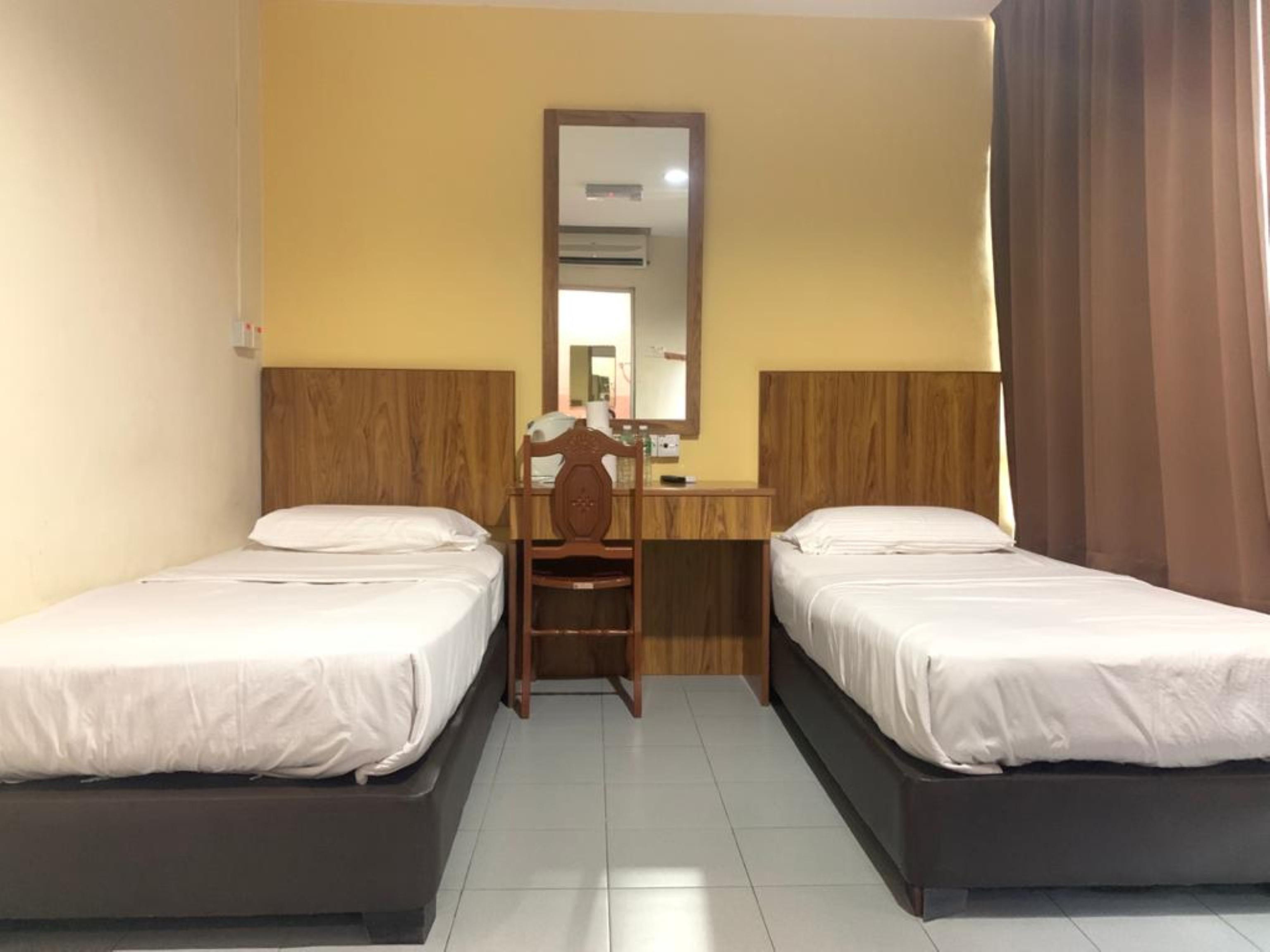 Oyo 89877 Sun Triang Hotel Kampong Kerayong Exteriér fotografie