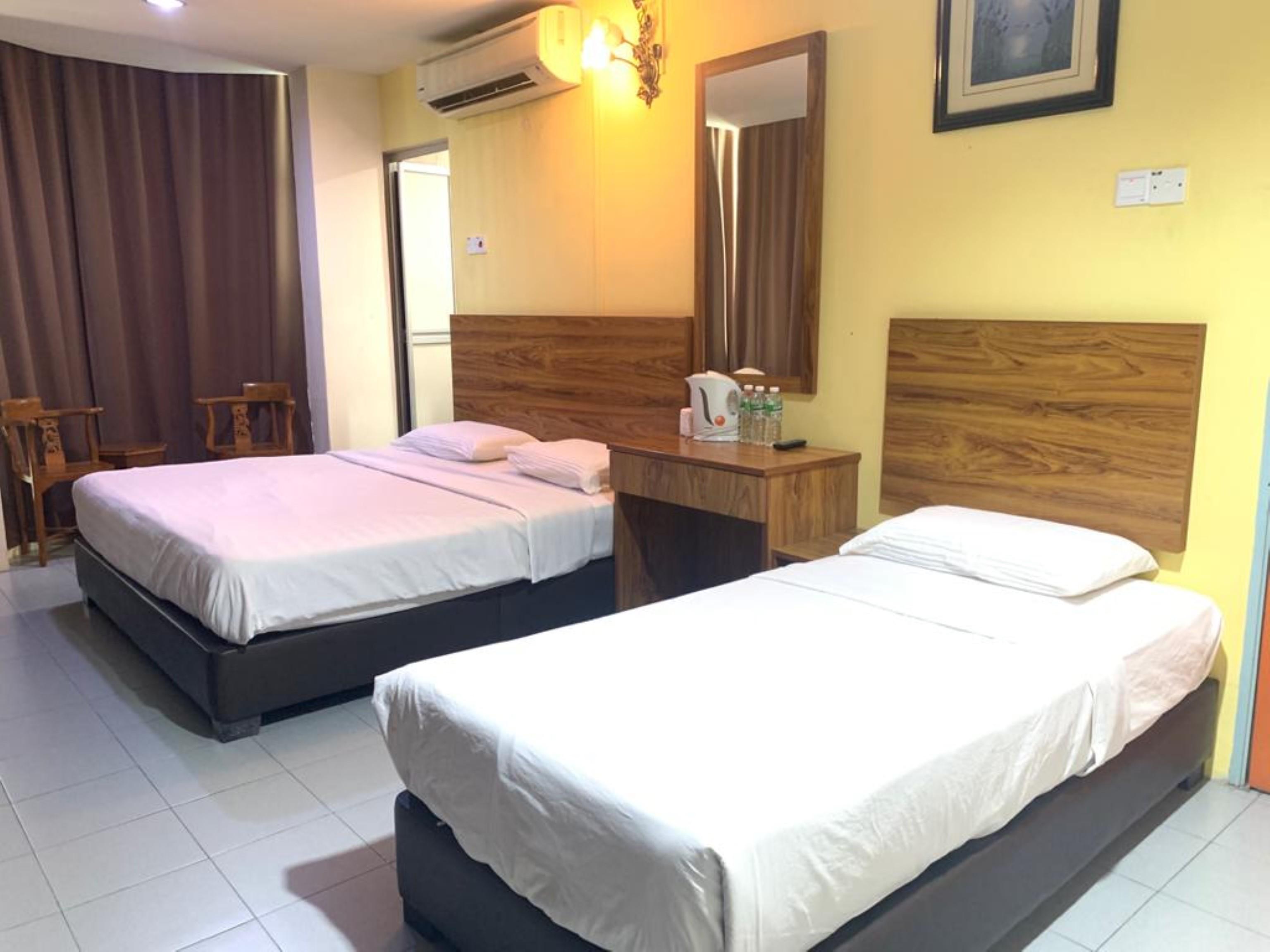 Oyo 89877 Sun Triang Hotel Kampong Kerayong Exteriér fotografie