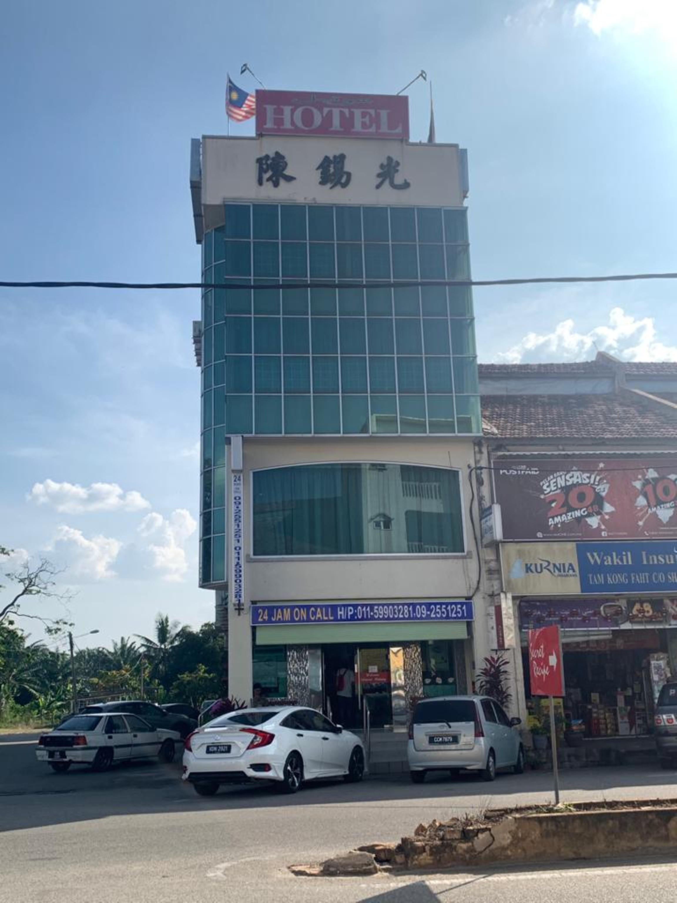 Oyo 89877 Sun Triang Hotel Kampong Kerayong Exteriér fotografie
