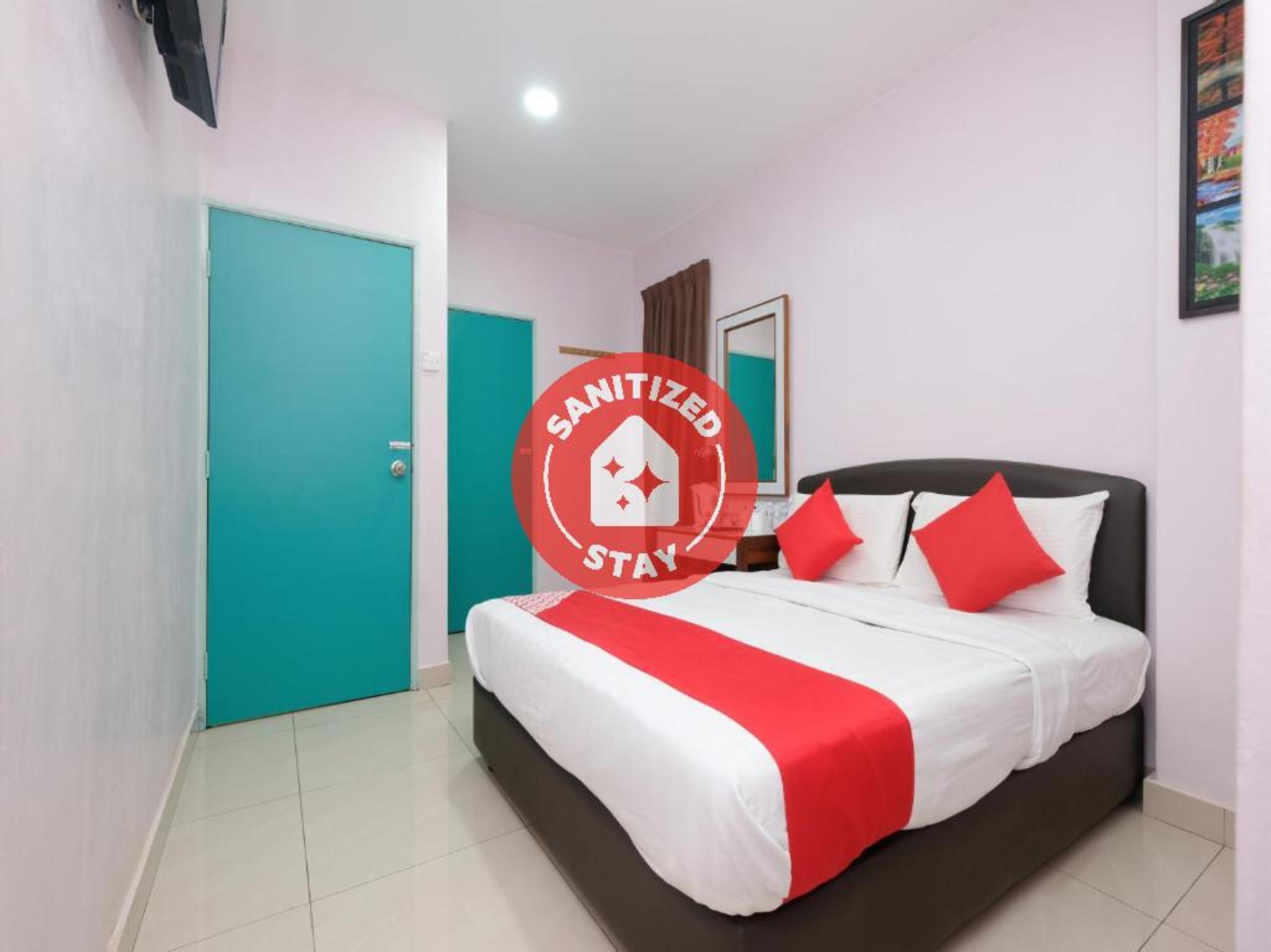 Oyo 89877 Sun Triang Hotel Kampong Kerayong Exteriér fotografie