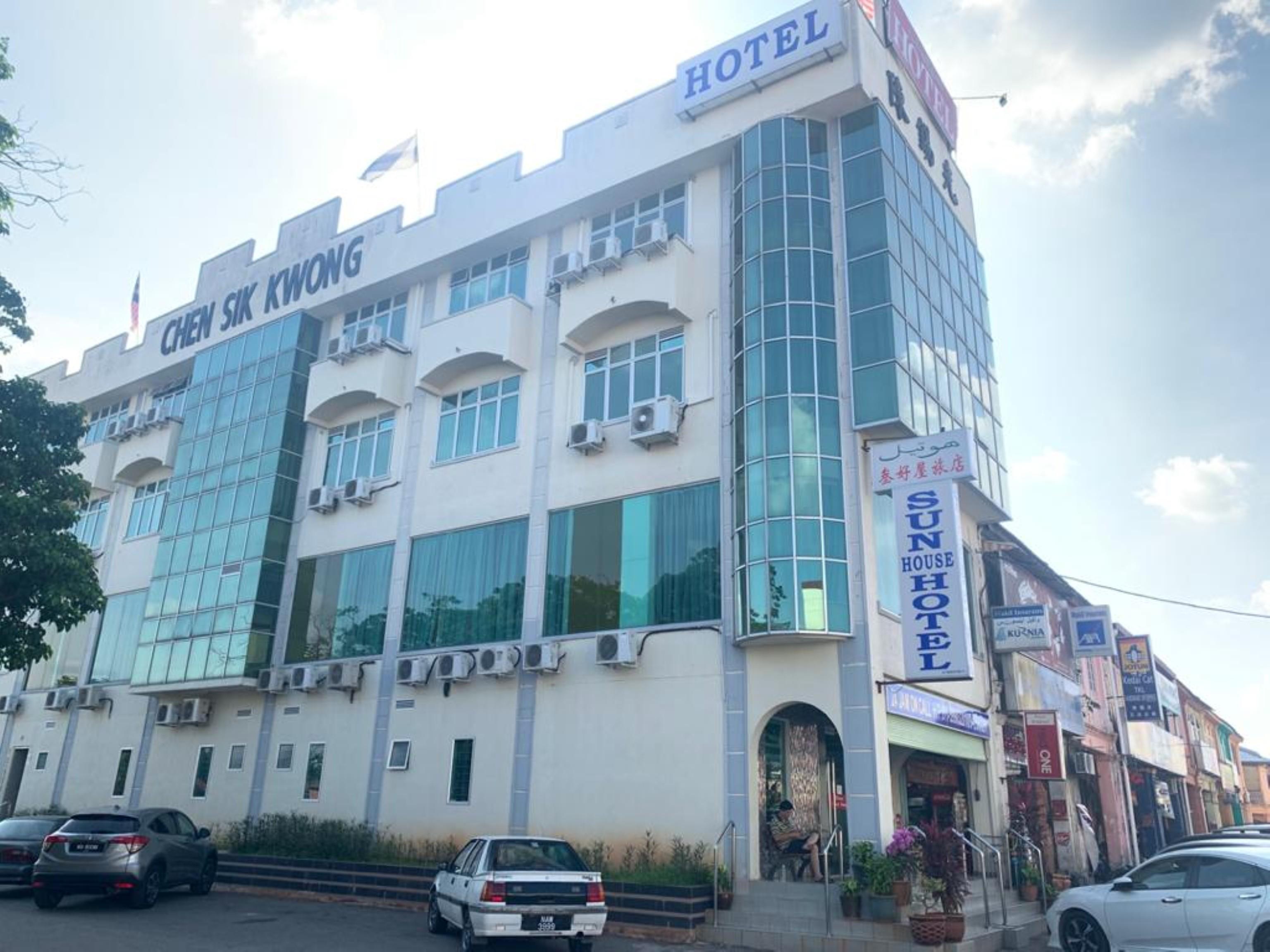 Oyo 89877 Sun Triang Hotel Kampong Kerayong Exteriér fotografie