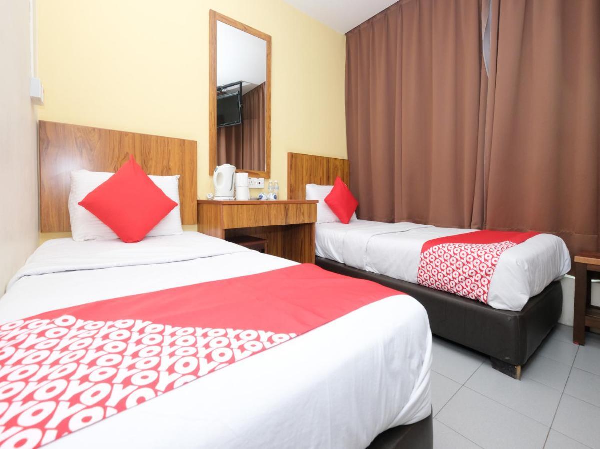 Oyo 89877 Sun Triang Hotel Kampong Kerayong Exteriér fotografie