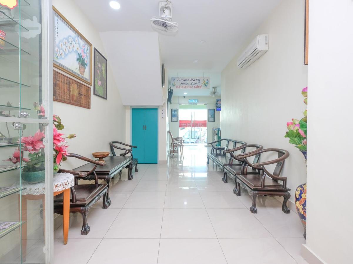 Oyo 89877 Sun Triang Hotel Kampong Kerayong Exteriér fotografie