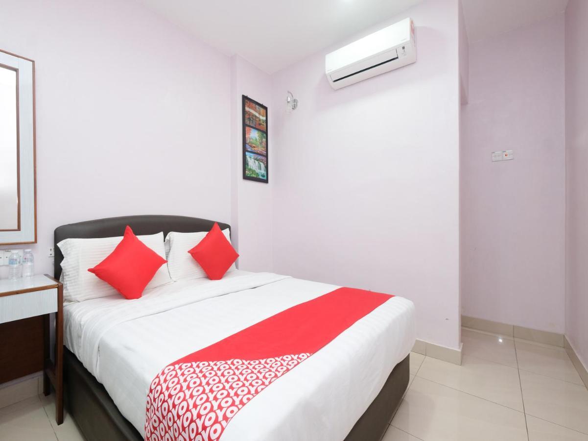 Oyo 89877 Sun Triang Hotel Kampong Kerayong Exteriér fotografie