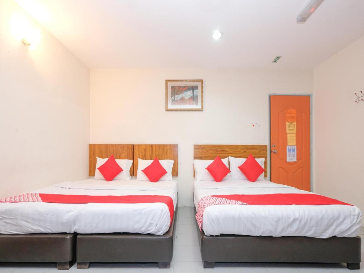 Oyo 89877 Sun Triang Hotel Kampong Kerayong Exteriér fotografie