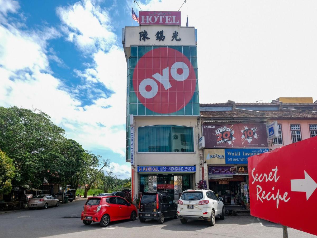 Oyo 89877 Sun Triang Hotel Kampong Kerayong Exteriér fotografie
